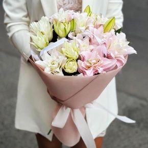 Букет из 7 пионовидных лилий в Луховицах