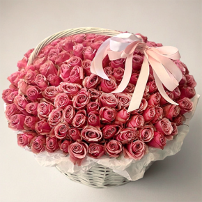 Композиция в корзине из 151 розы Ревиваль в Луховицах