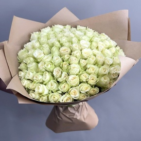 Букет 101 белая роза кения (40 см) в Луховицах