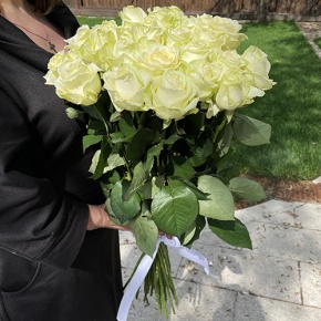 Букет из 21 белой розы (70 см) в Луховицах