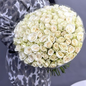 Букет 101 белая роза Кения (40 см) в Луховицах