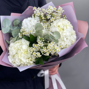 Букет "Суприм" из гортензий и хамелациума в Луховицах
