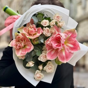 Букет "Анель" из амариллисов и кустовых роз в Луховицах