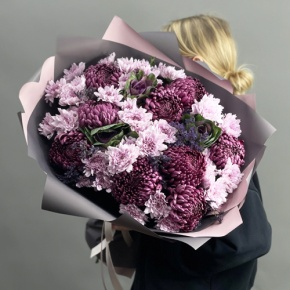 Букет "Виолетта" из хризантем Бигоуди, лимониума, брассики и кустовых хризантем в Луховицах