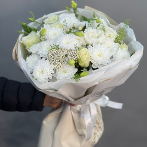 Букет "Меланхолия" из роз и хризантем в Луховицах