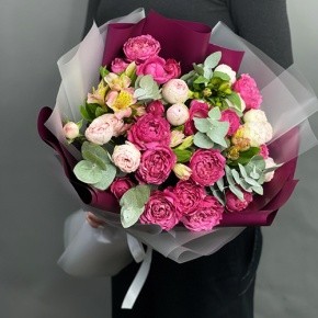 Букет "Мисс Диор" из кустовых пионовидных роз Джульетта, Мэнсфилд парк и альстромерий в Луховицах