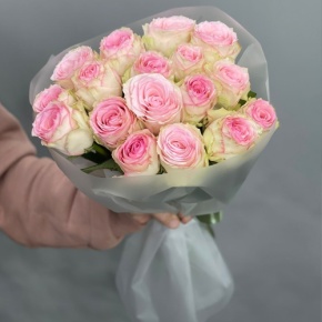 Букет из 17 роз Кения (40 см) в Луховицах