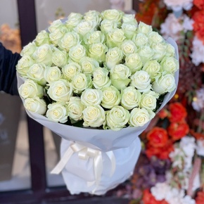 Букет 51 белая роза (50 см) в Луховицах