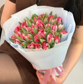 Букет из 35  пионовидных тюльпанов Фокстрот в Луховицах