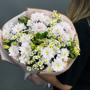 Букет "Сиэтл" из хризантем, альстромерий и ромашек в Луховицах