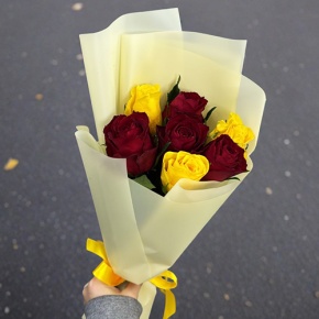 Букет из 7 Кенийских роз (40 см) в Луховицах