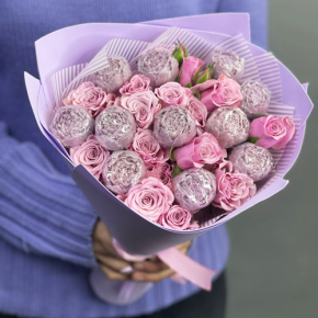 Букет из шоколадных пионов и кустовых роз в Луховицах