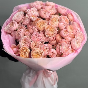 Букет из 35 кустовых пионовидных роз Джульетта (60 см) в Луховицах