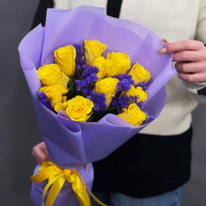 Букет "Лейкерс" из лимонных роз и статицы в Луховицах