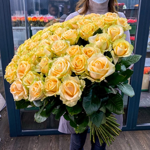 75 роз Аваланж (70 см) в Луховицах