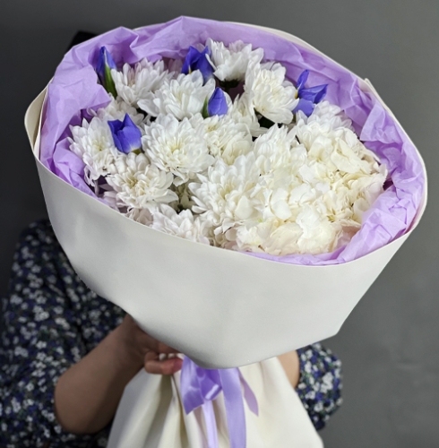 Букет "Грация" из ирисов, гортензии и кустовых хризантем в Луховицах