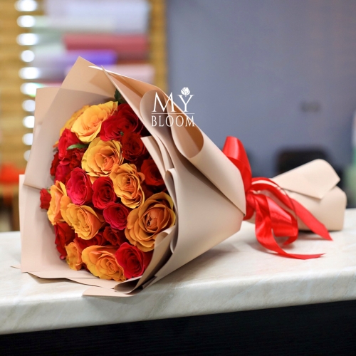 Букет 25 роз микс (50 см) в Луховицах